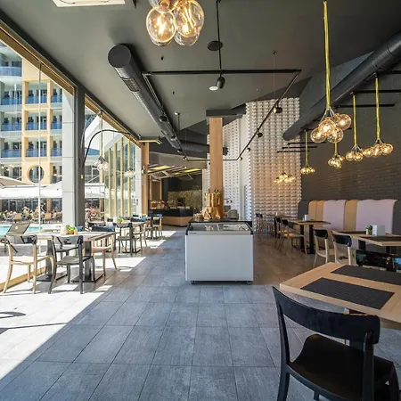 Hvd Viva Club Ultra - Private & Free Parking Хотел 4*