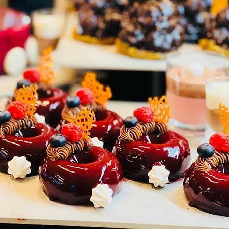 Hvd Viva Club Ultra - Private & Free Parking Хотел