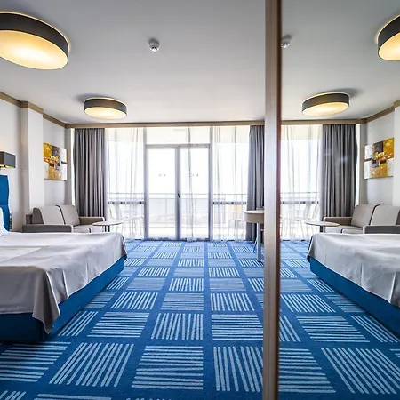 Hvd Viva Club Ultra - Private & Free Parking Хотел