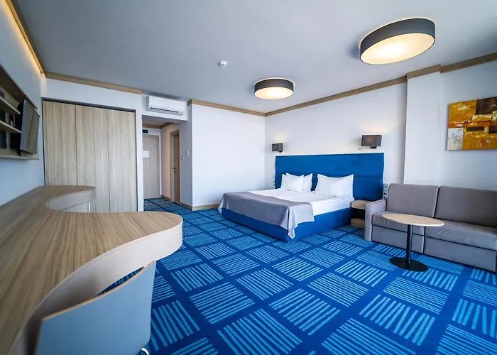 Hvd Viva Club Ultra - Private & Free Parking Hotel